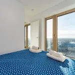 La Brisa - Luxe, Balcony And Stunning Views - Free Parking